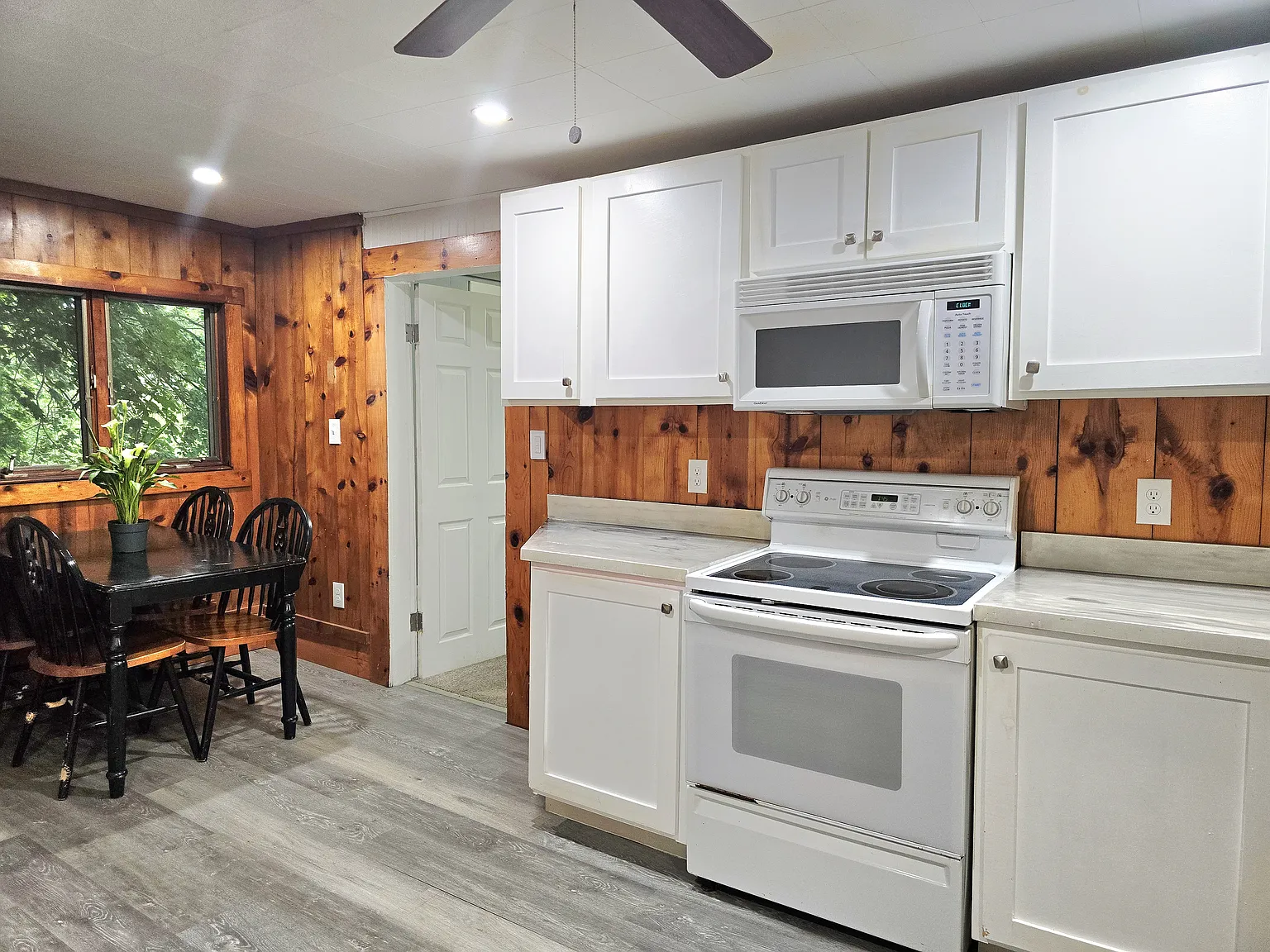 2 bed, 900 sqft, $1,900 — Photo 4