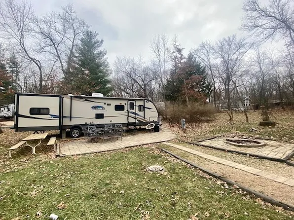 16/87 Woodhaven Dr E, Sublette, IL 61367