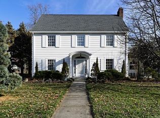 24 Lexington Rd, West Hartford, CT 06119