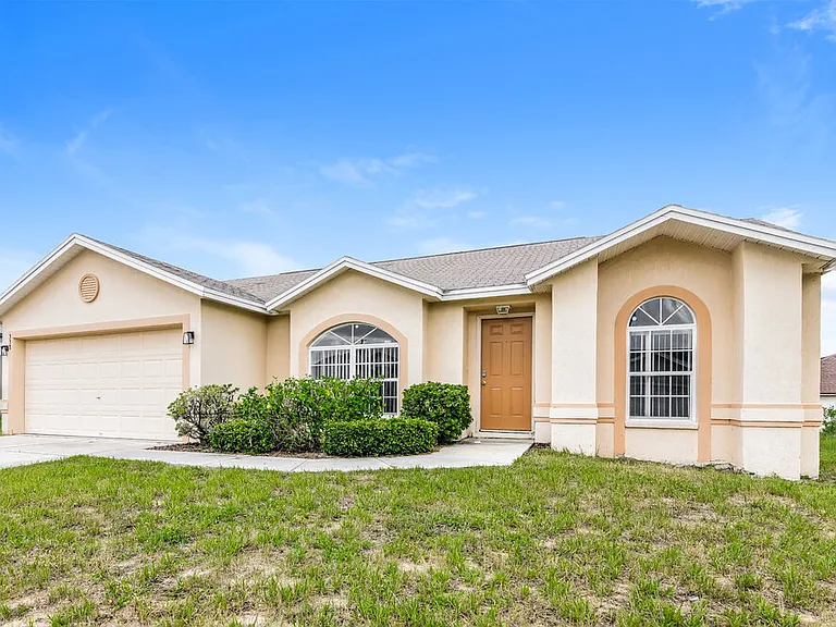 338 Arlington Cir — Photo 3