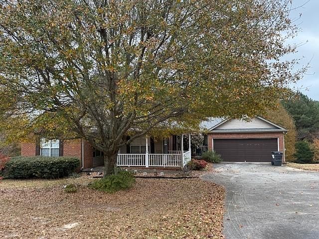1st image of 362 Oakwood Dr