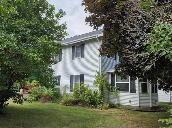 217 S John St, Newaygo, MI 49337