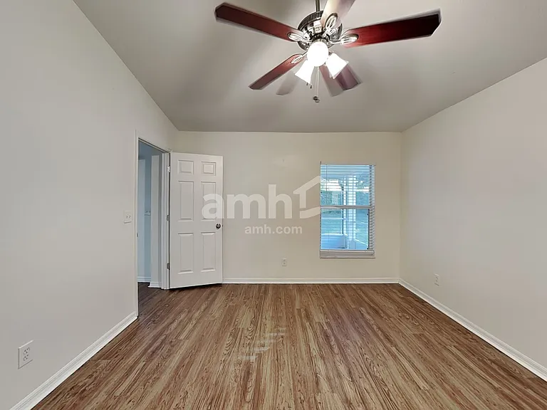 4528 Portobello Cir — Photo 10