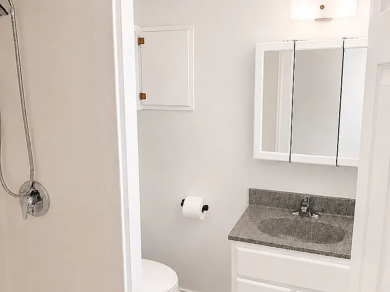 1173 S Main St — Photo 6