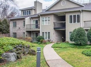 3 Parkside Ter, Woodland Park, NJ 07424