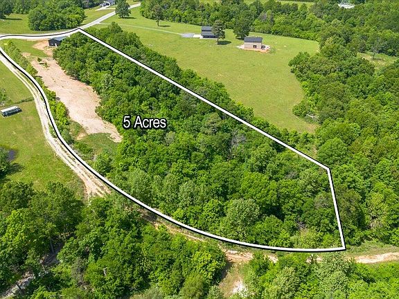 3rd image of 1368 Mountain Ridge Rd