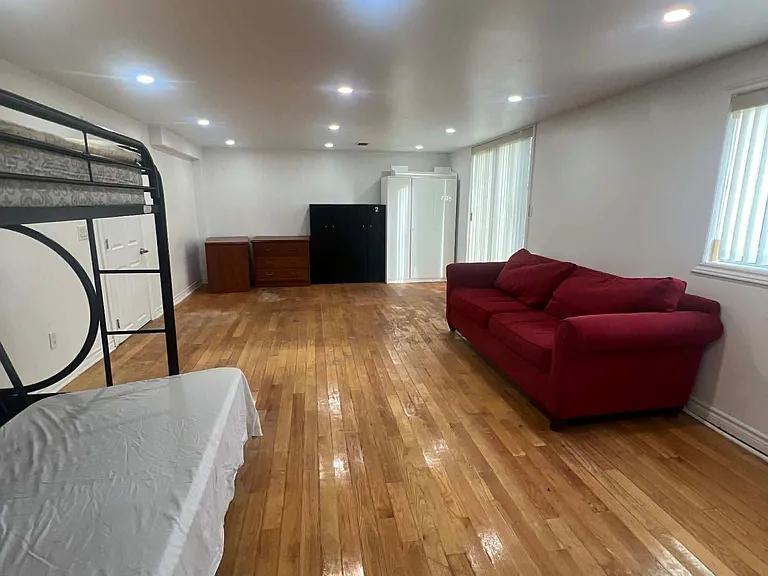 3715 Saint Clair Ave E #BASEMENT — Photo 6