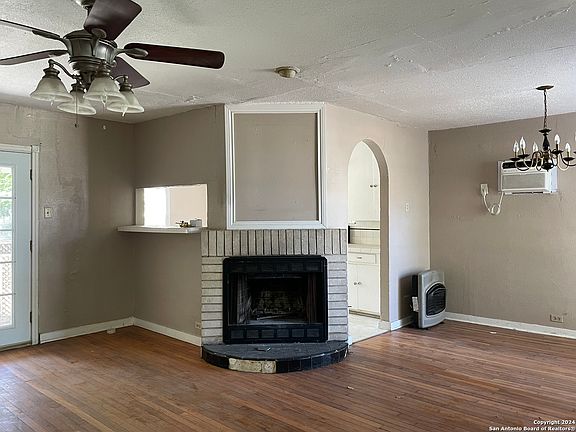 5th image of 334 W MARIPOSA DR