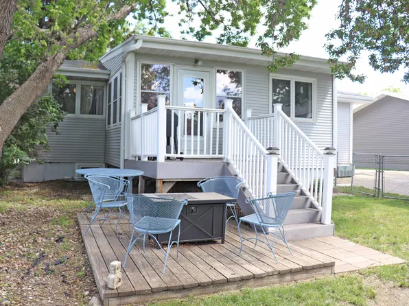 731 Albany Dr, Bismarck, ND 58504