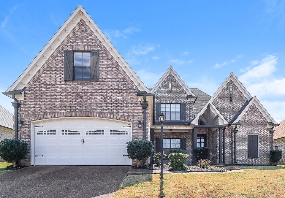 1st image of 30 Whispering Creek Dr
