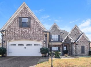 30 Whispering Creek Dr, Oakland, TN 38060