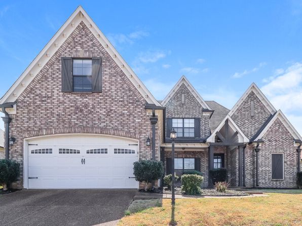 30 Whispering Creek Dr