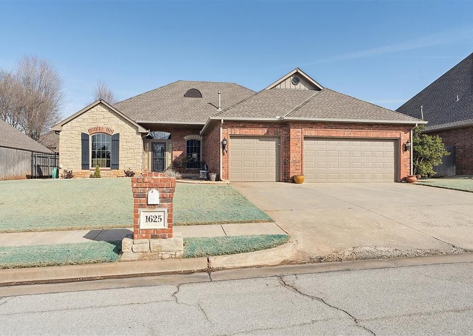 1st image of 1625 Deer Park Dr