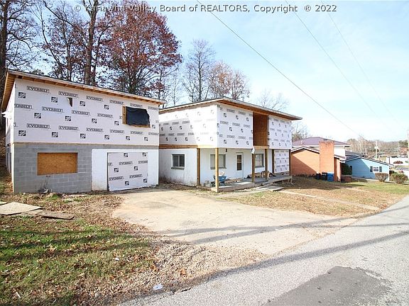 3rd image of 211 Stiles Dr