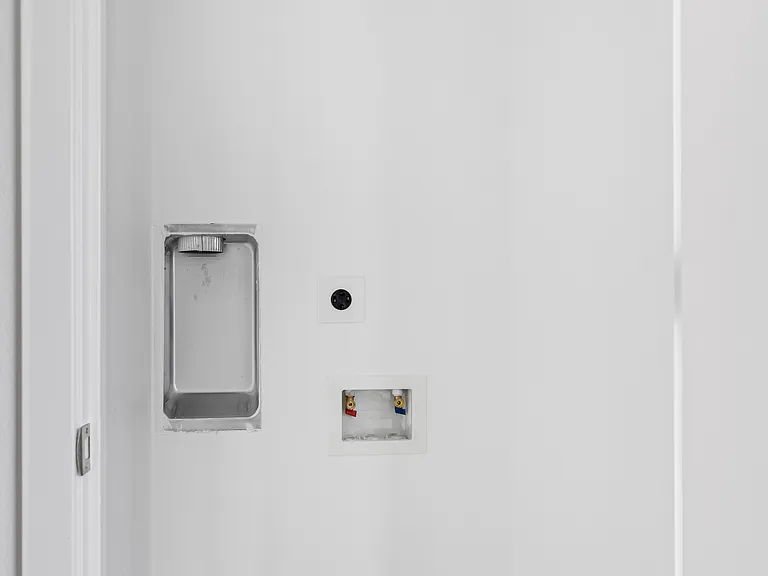 927 U St #301 — Photo 22