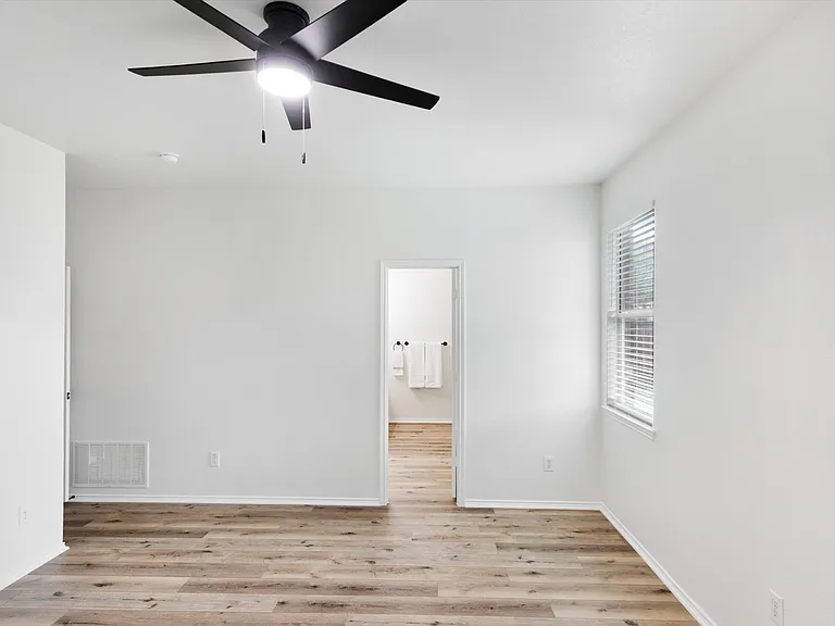 2405 Itasca Dr — Photo 13