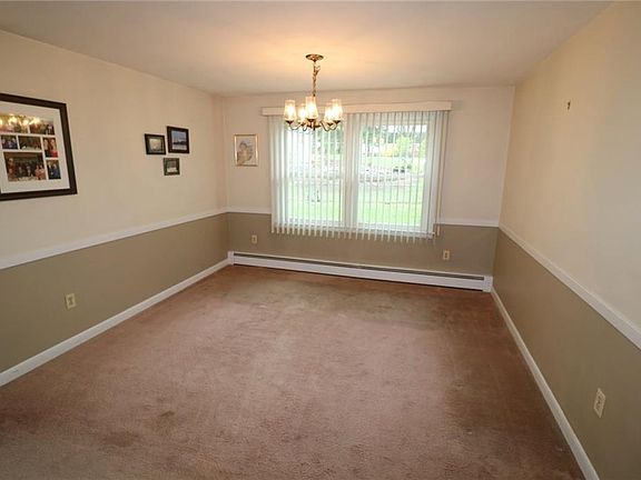 4th image of 24 Honeywell Ln