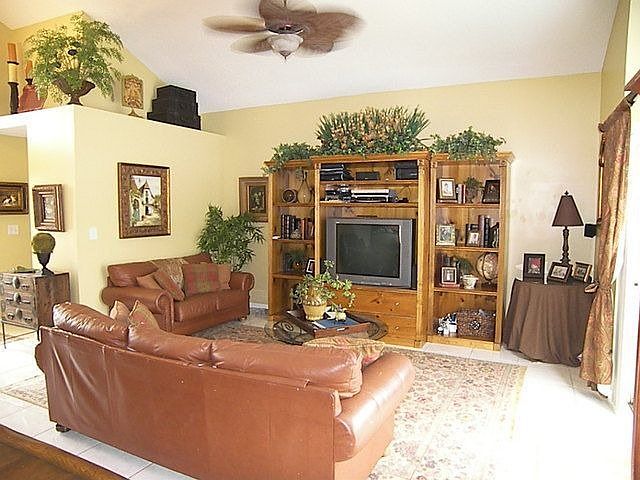 2nd image of 515 NW 165th Ave