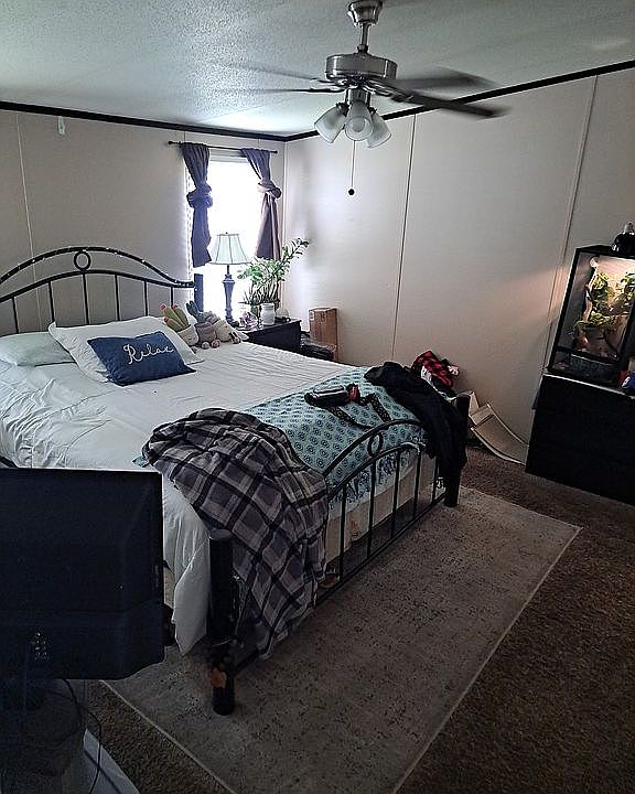 1st image of 255 Country Knoll Dr