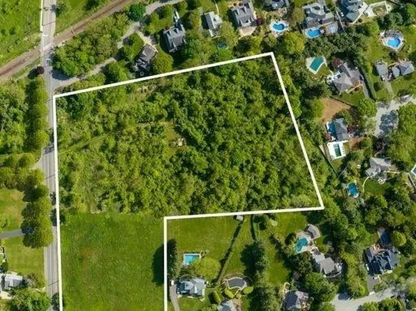 Lake Road, Greenlawn, NY 11740