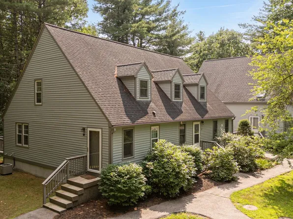 23 Glengarry Drive, Stratham, NH 03885