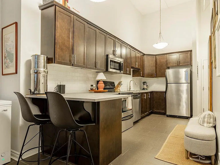 80 King William St #112 — Photo 9