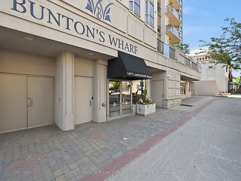 1477 Lakeshore Rd #305 — Photo 3