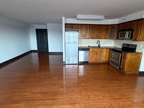5th image of 60 Parkway Dr E APT 10D