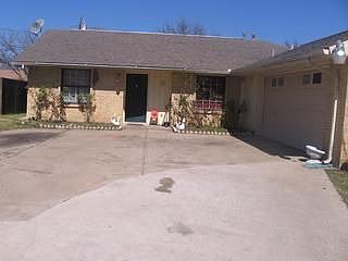 1st image of 1613 Williamsburg Dr