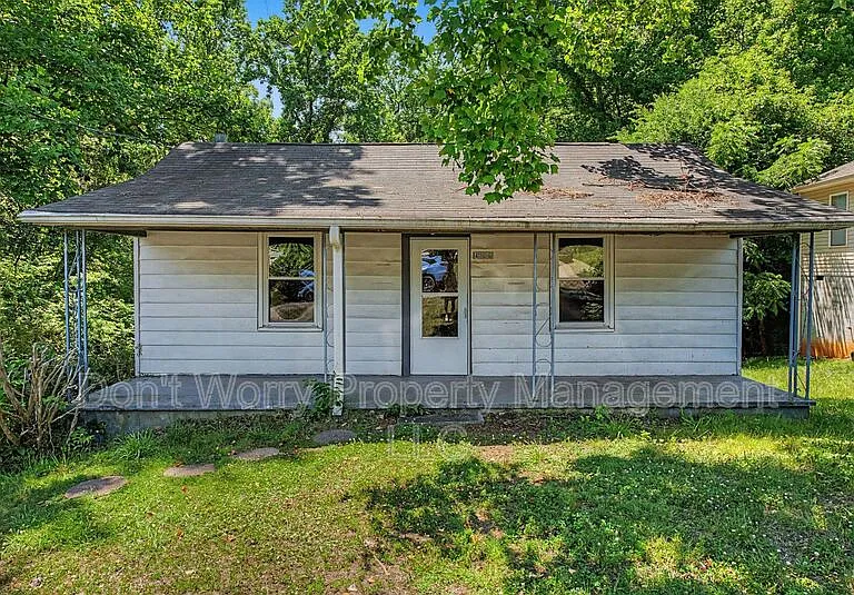 4106 Lexwin Ave — Photo 1