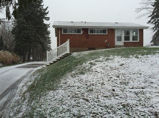 299 Ewings Mill Rd, Coraopolis, PA 15108