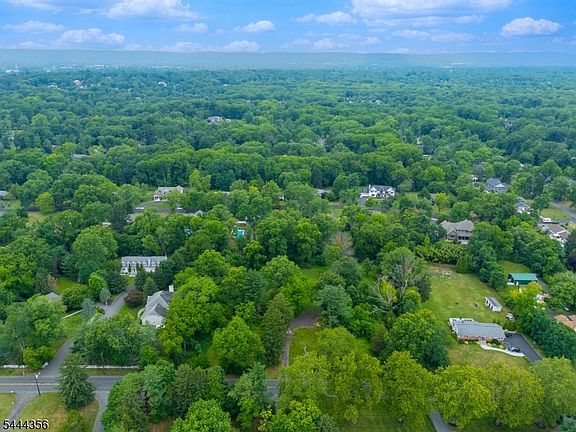 5th image of 1139 Raritan Rd
