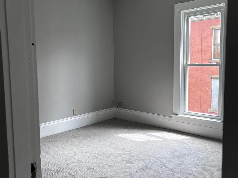 214 E Jackson St #A — Photo 5