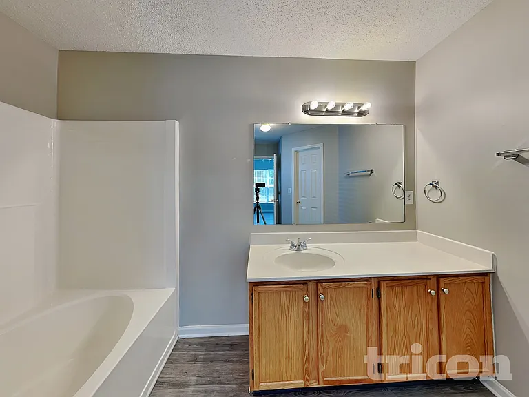 115 Markham Dr — Photo 10