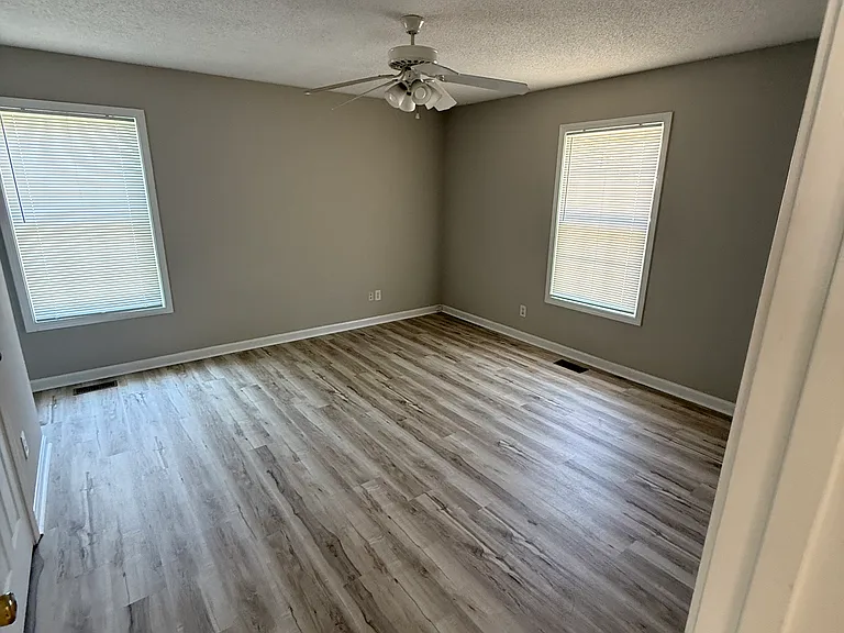 2517 Eight Oaks Dr — Photo 4