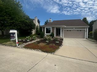 1577 Colony Dr, Rochester Hills, MI 48307