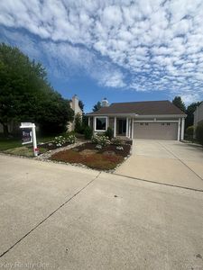 1577 Colony Dr, Rochester Hills, MI, 48307