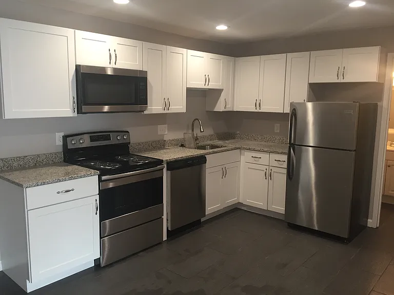 2 Pineland Avenue — Photo 33