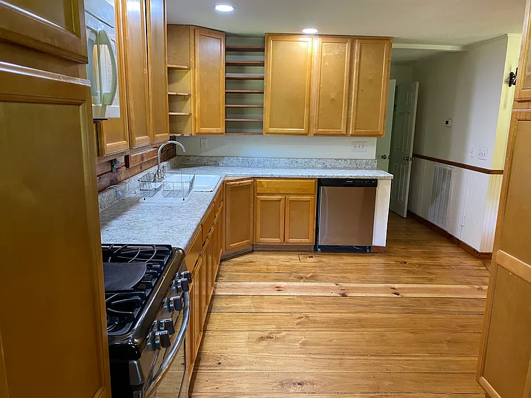 195 Emerald Dr #B — Photo 26
