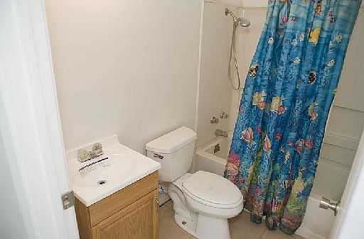 5-bathroom_09042014