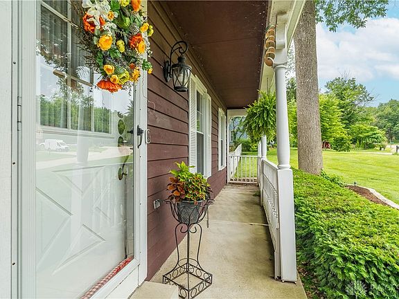 5th image of 300 Tuxford Pl