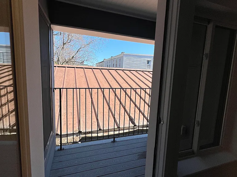 25 Eleanor St #206 — Photo 5