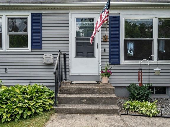 3rd image of 302 Shore Acres Ave