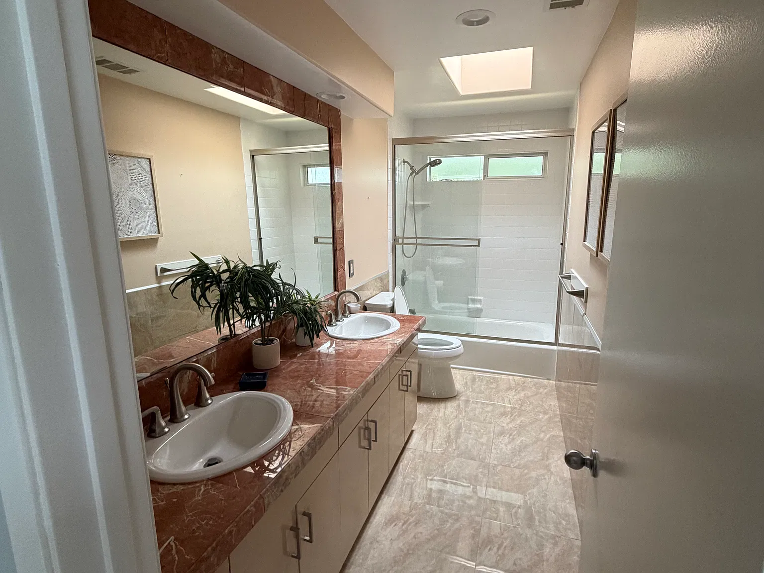2 bed, 3020 sqft, $1,000 — Photo 3