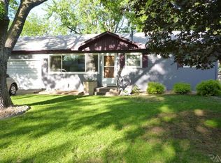 3216 S Willow Ave, Sioux Falls, SD 57105