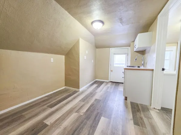 861 Howard St, Green Bay, WI 54303