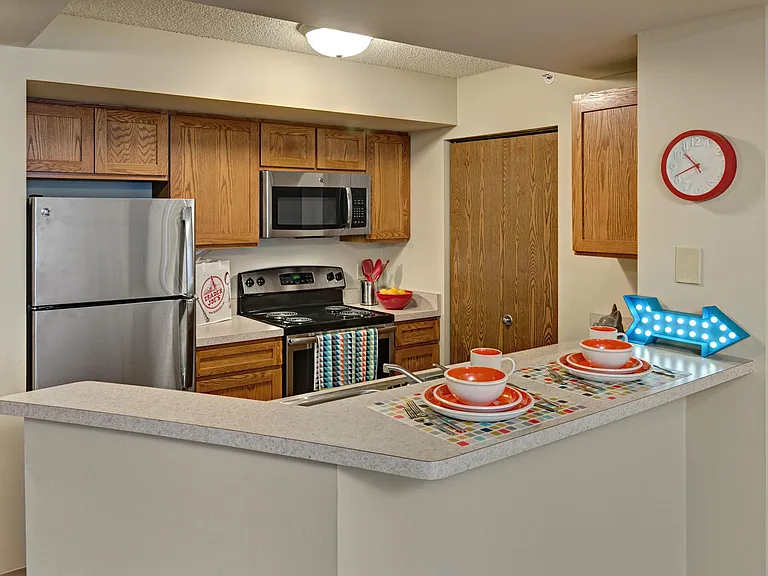 Laurel Village Apartments — Photo 42