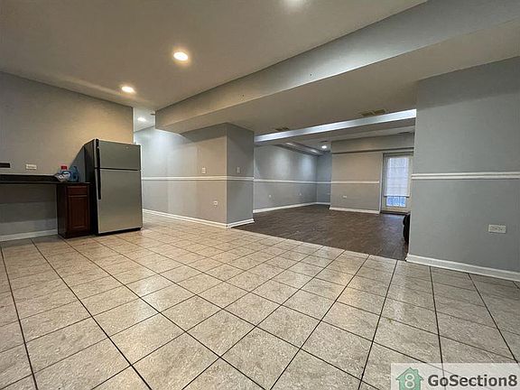 5th image of 5040 S Calumet Ave #G