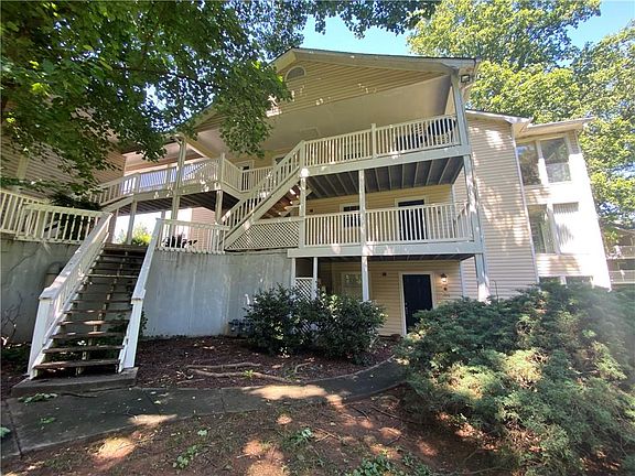 4th image of 206 Augusta Dr SE #206