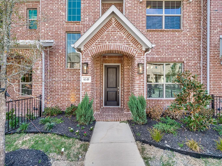 6148 Blythe Dr — Photo 2